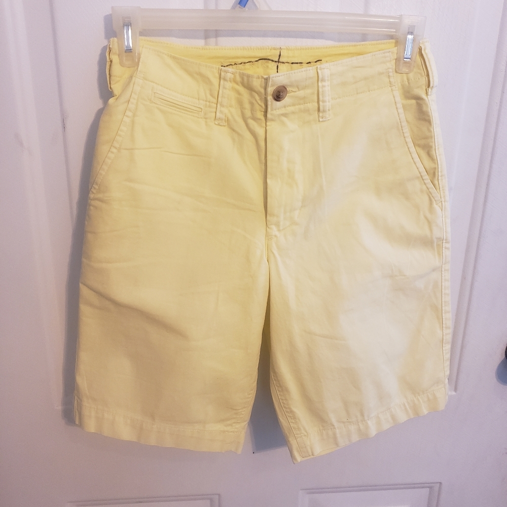 American Eagle Yellow Next Level Flex Shorts Men's 28 waist, 10" inseam